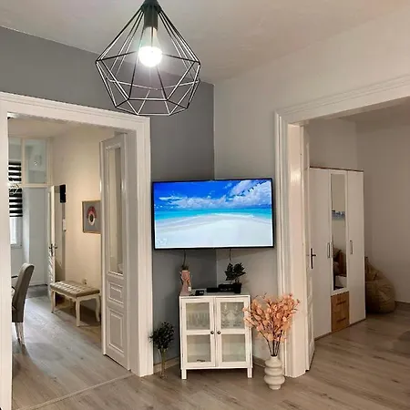 Garden City Center Apartment