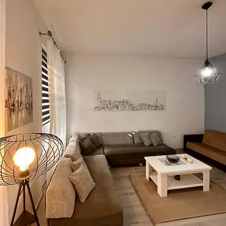 Apartment Garden City Center